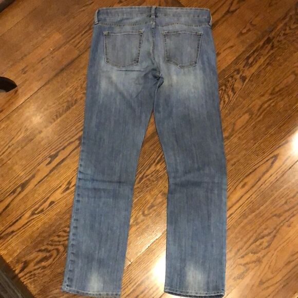 GAP Women’s Medium - Light Wash REAL STRAIGHT Denim Low Rise Jeans Sz 8/29 - Picture 4 of 8